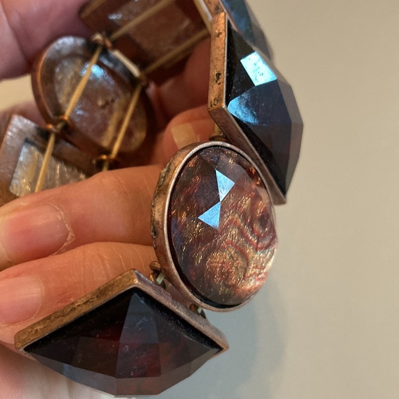 Amber and copper tones flashy lucite stretch bracelet - Picture 3 of 3